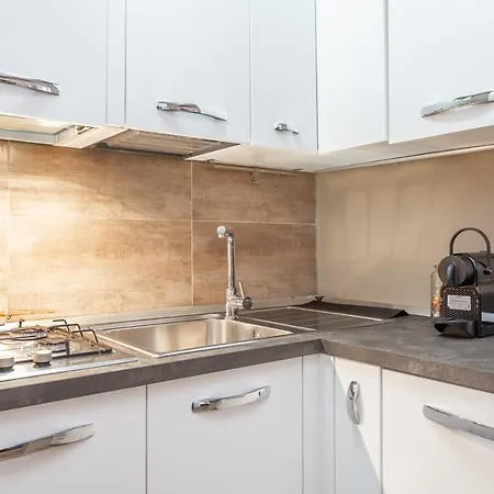 Charm Near Piazza Navona - Cozy Loft For 2 *