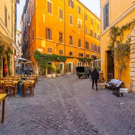 Charm Near Piazza Navona - Cozy Loft For 2 شقة *